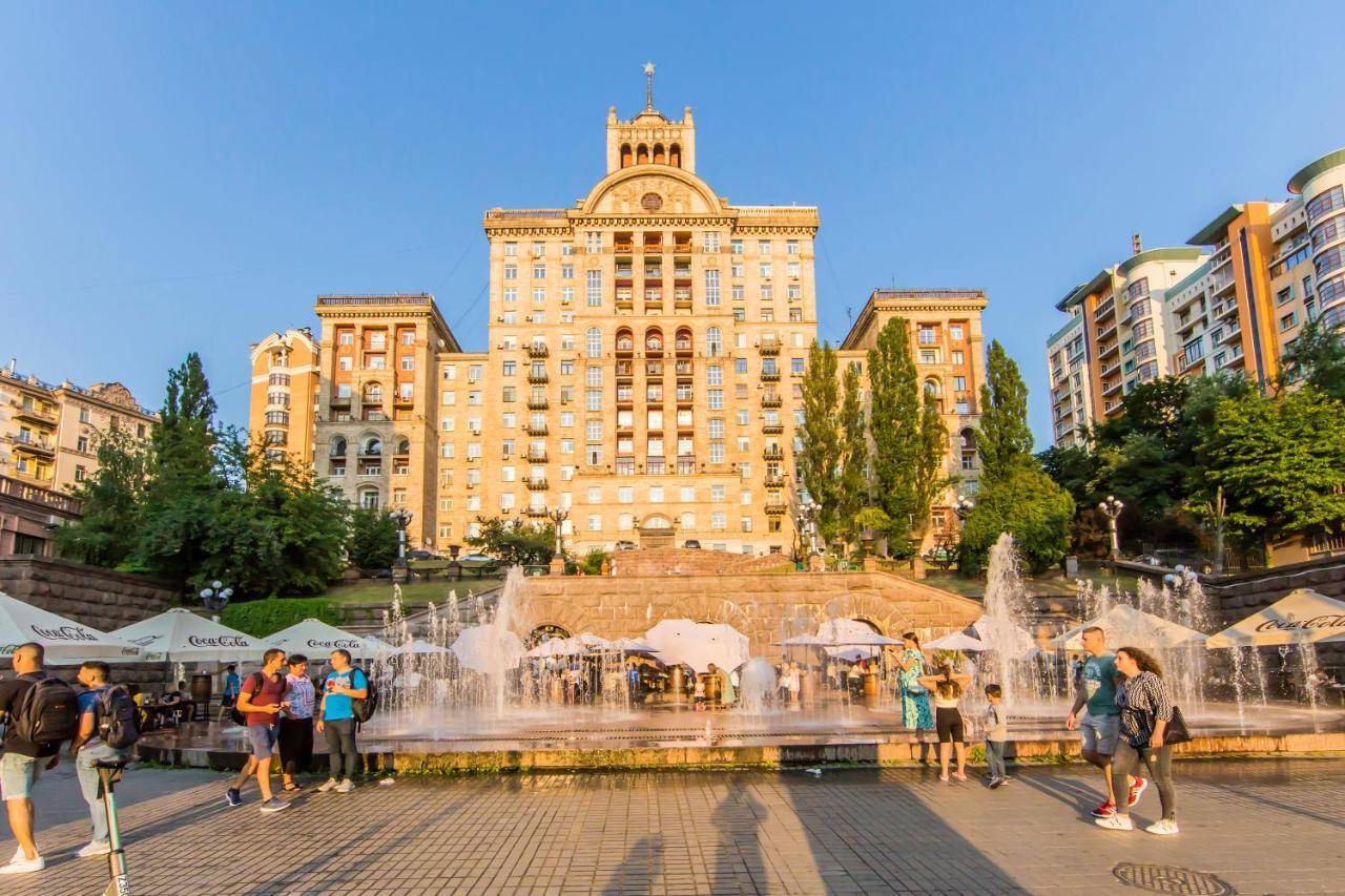 קייב 3-Room Apartments On Khreshchatyk. Building With Star מראה חיצוני תמונה