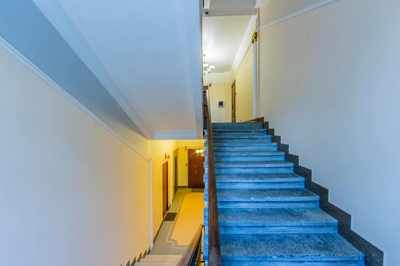 קייב 3-Room Apartments On Khreshchatyk. Building With Star מראה חיצוני תמונה
