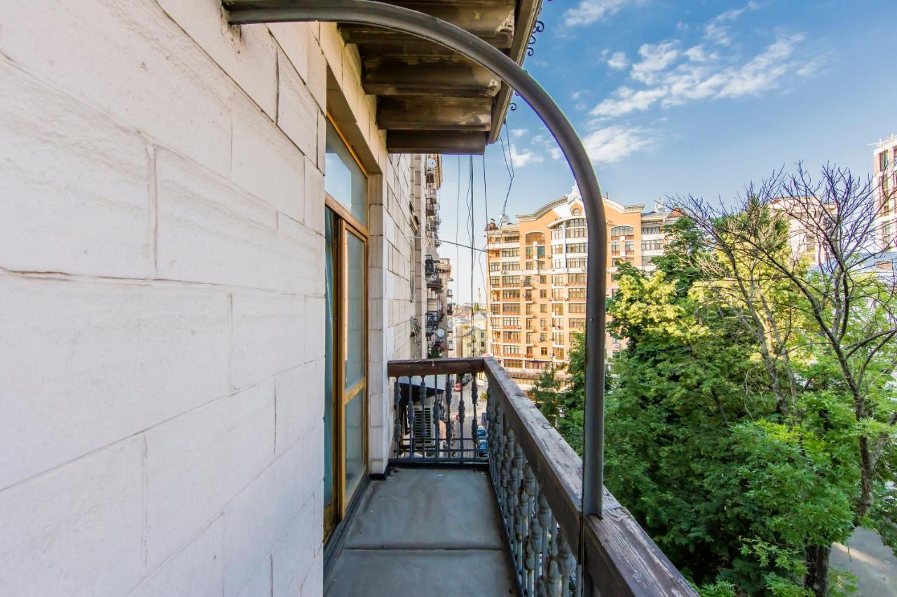קייב 3-Room Apartments On Khreshchatyk. Building With Star מראה חיצוני תמונה